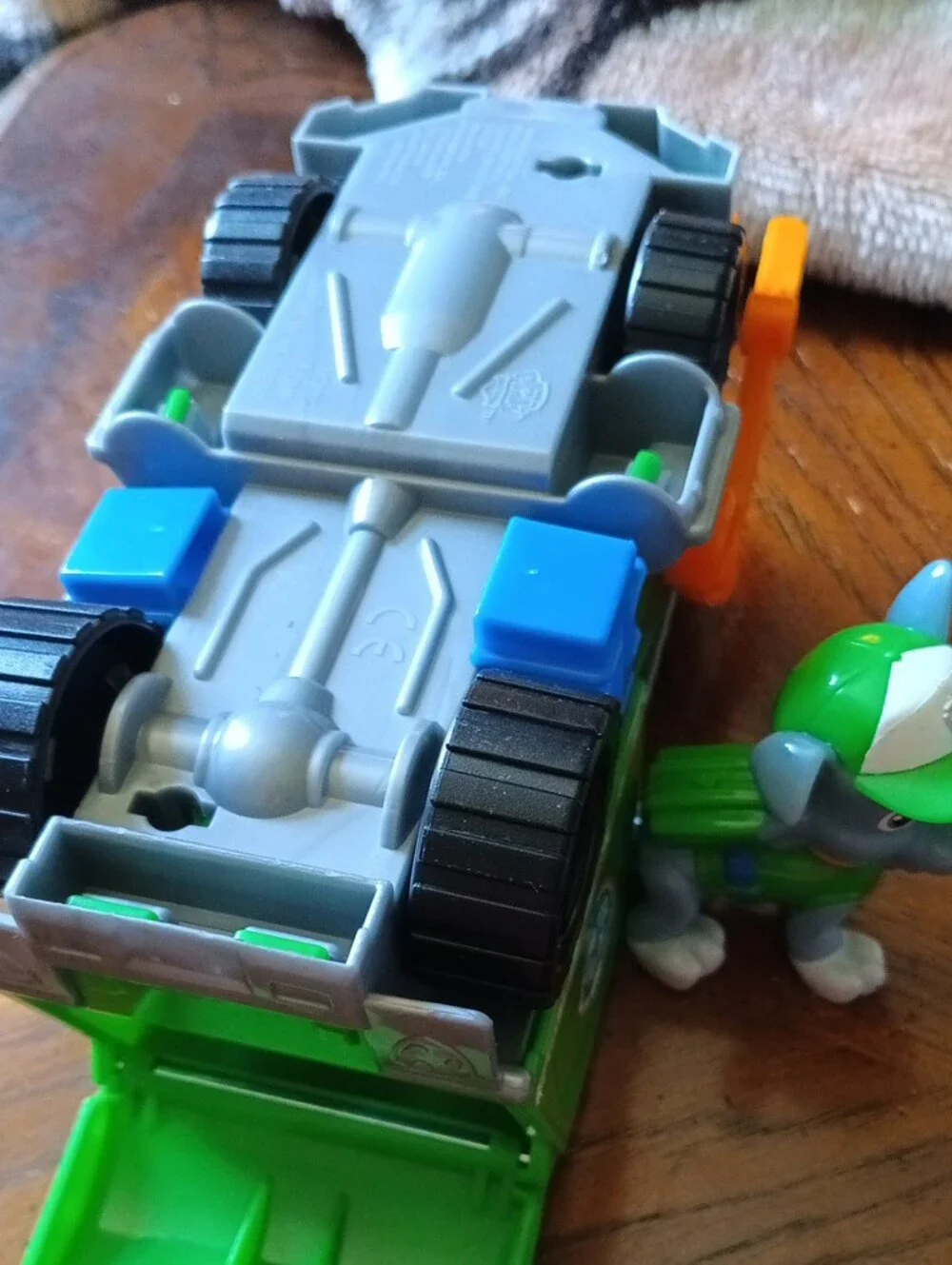 Paw Patrol Green Recycling Truck with Orange Scoop Arms and Removable Driver